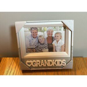 Malden “♥ GRANDKIDS” 4x6 Picture Frame – White & Gray – NEW in Box
